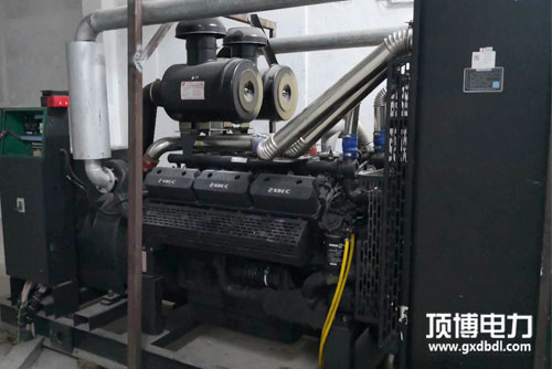 構造是造成水冷柴油發電機組油底殼進水的原因之一